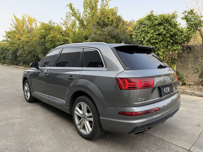 盐城15年奥迪Q78