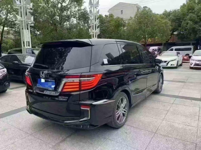 苏州21年本田艾力绅7