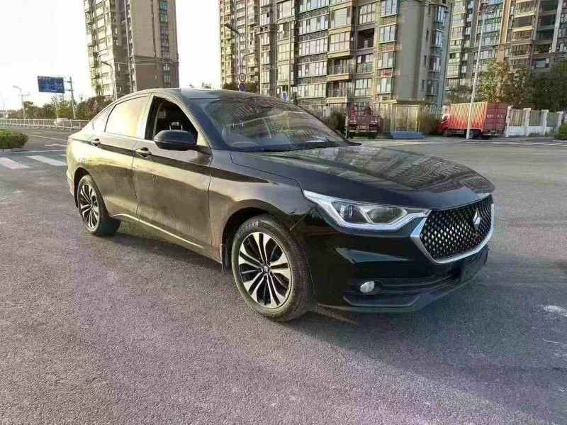 无锡20年宝骏RC62