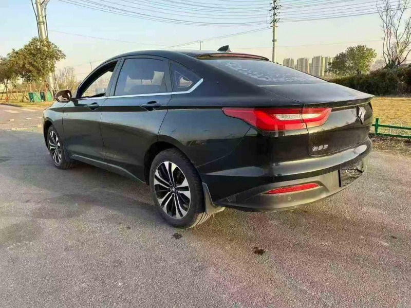 无锡20年宝骏RC67