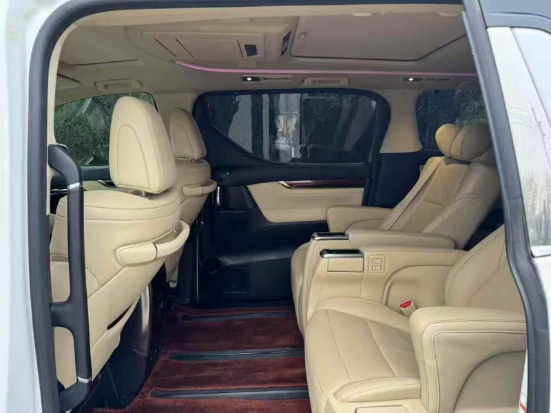 滨州17年丰田埃尔法8