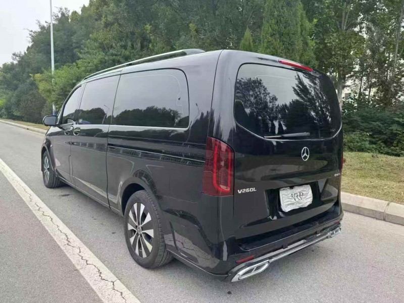 滨州18年奔驰威霆4