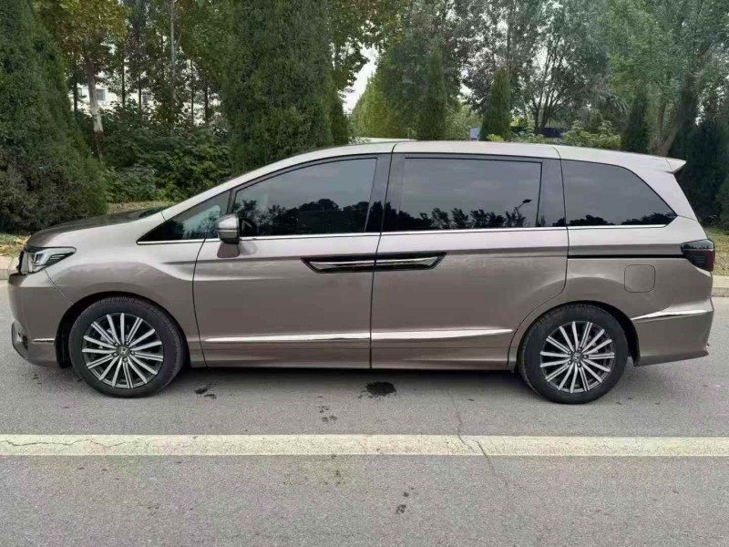 滨州22年本田艾力绅3