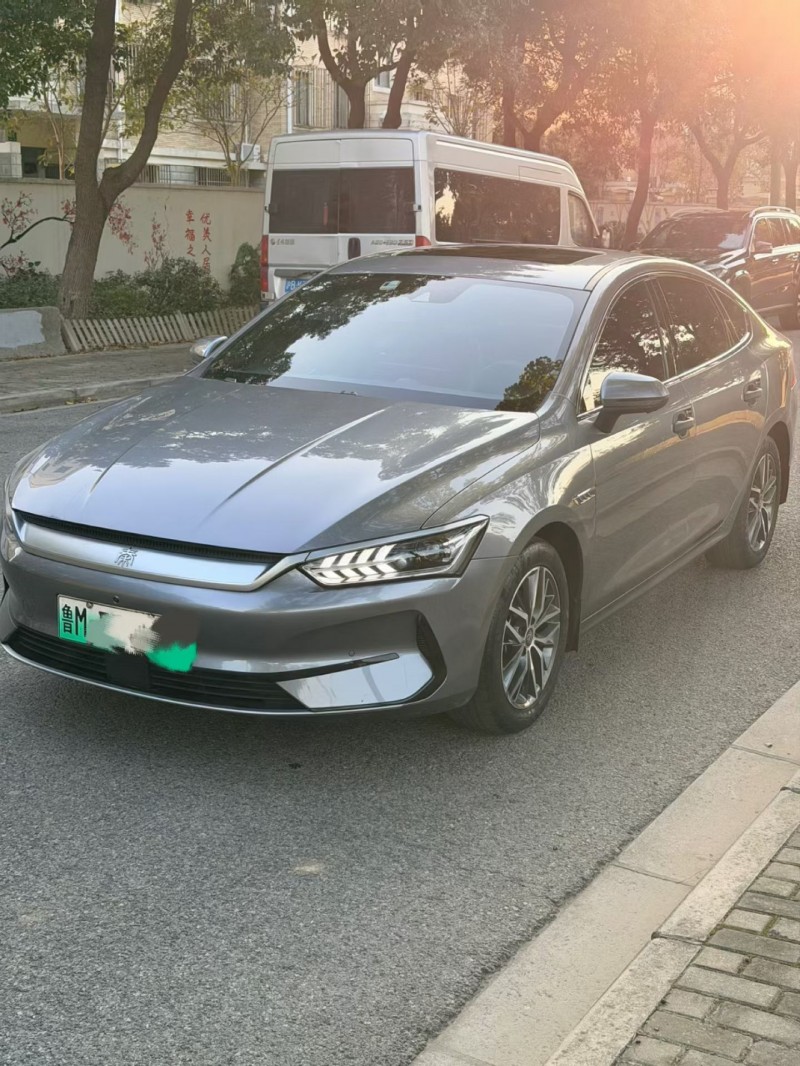上海23年比亚迪秦2
