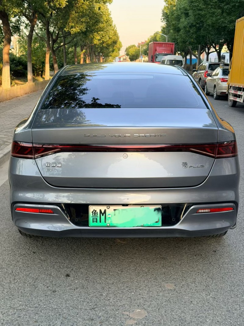 上海23年比亚迪秦4