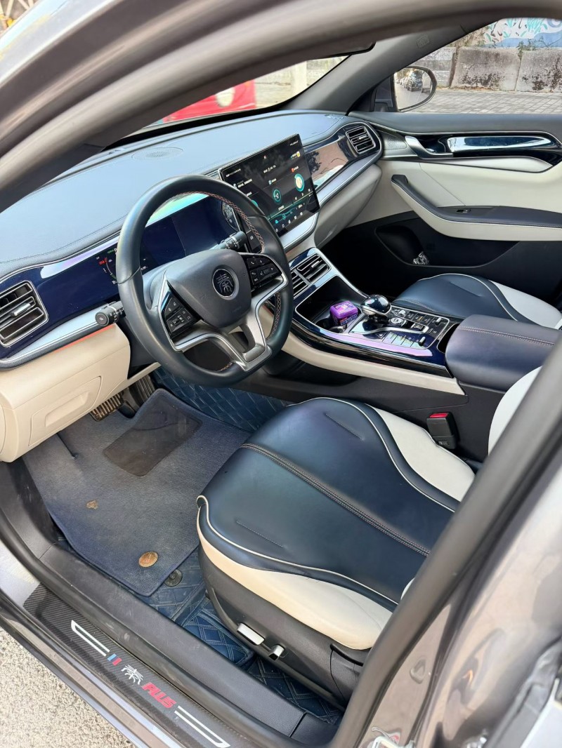 上海23年比亚迪秦8