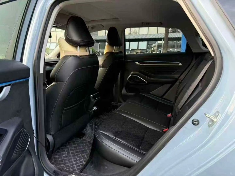 东莞23年吉利帝豪5