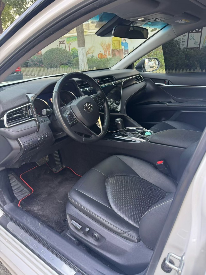 阜阳20年丰田凯美瑞7