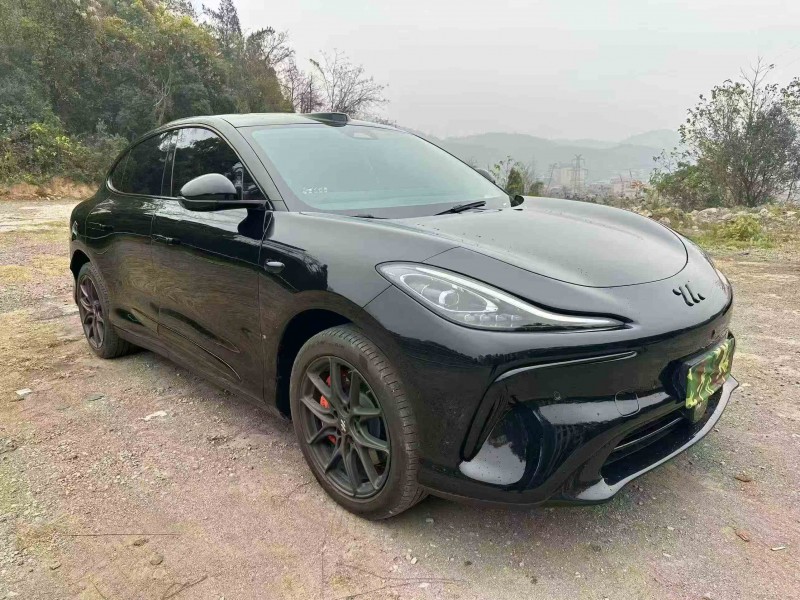 张家界24年智己LS62