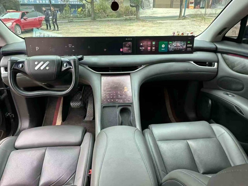 张家界24年智己LS64