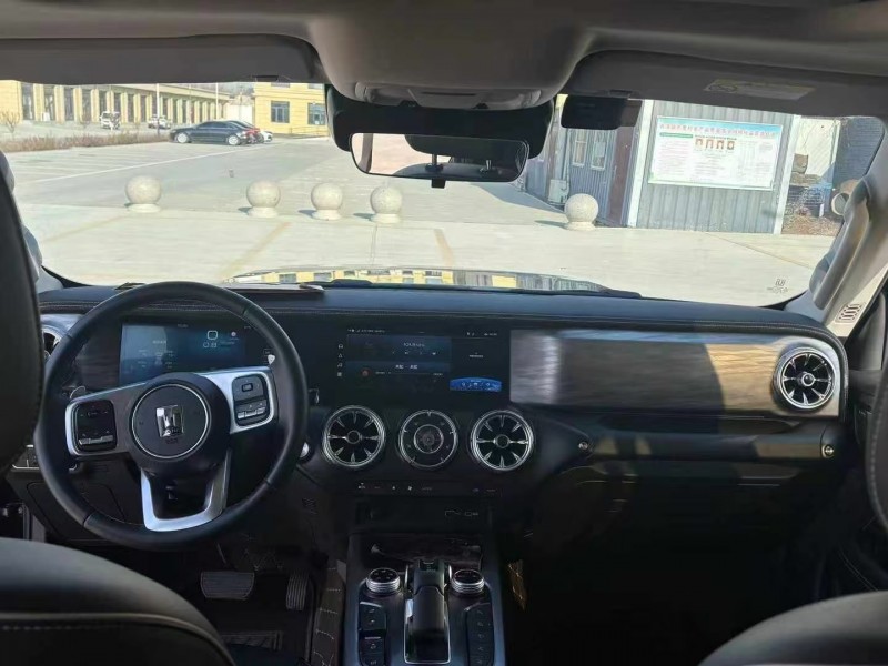 保定23年长城汽车坦克3