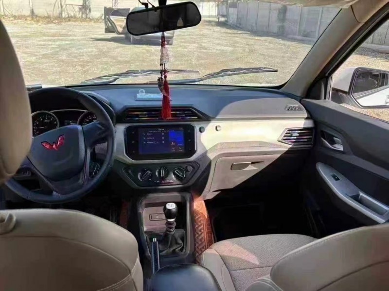 保定22年五菱汽车宏光9