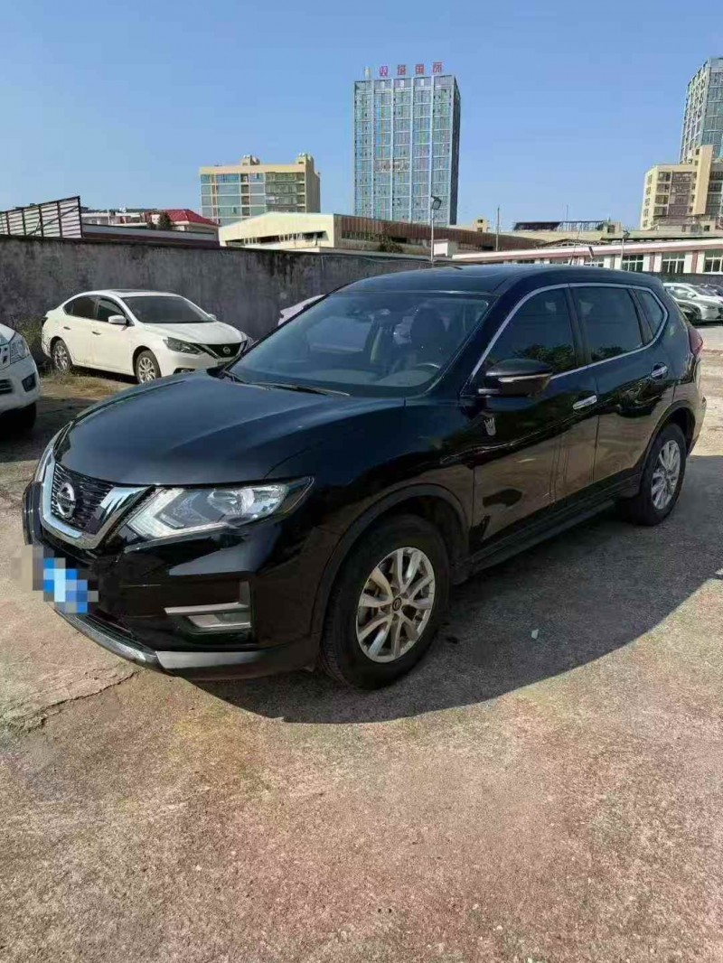 深圳21年日产奇骏3