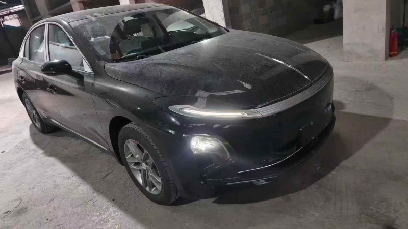 六盘水25年红旗E-QM52