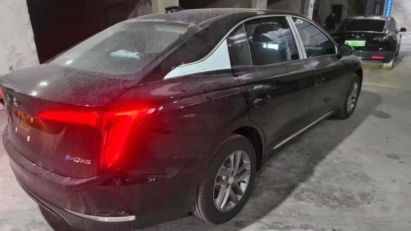 六盘水25年红旗E-QM57