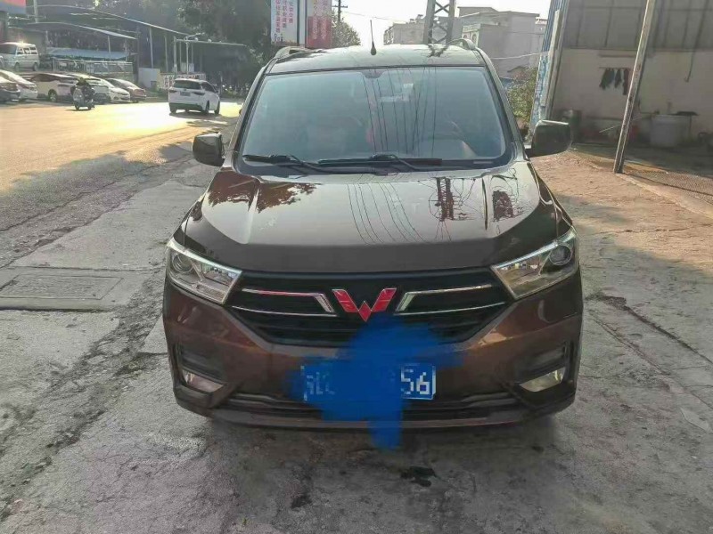 柳州22年五菱汽车宏光1