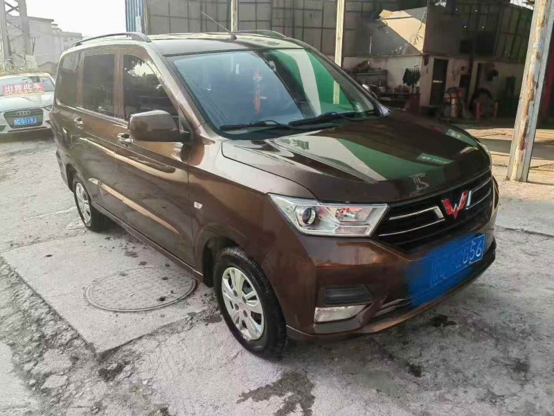 柳州22年五菱汽车宏光2