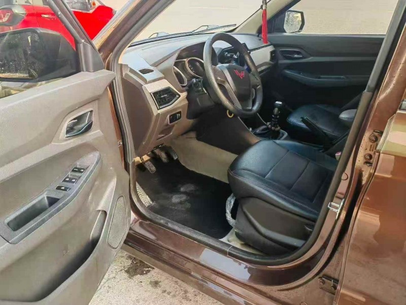 柳州22年五菱汽车宏光6