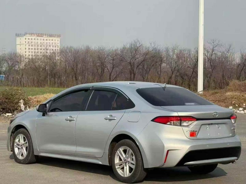 郑州22年丰田雷凌8