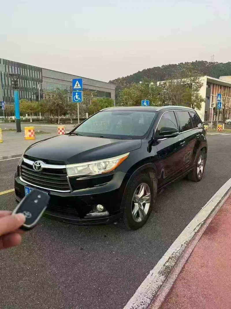 北海17年丰田汉兰达2