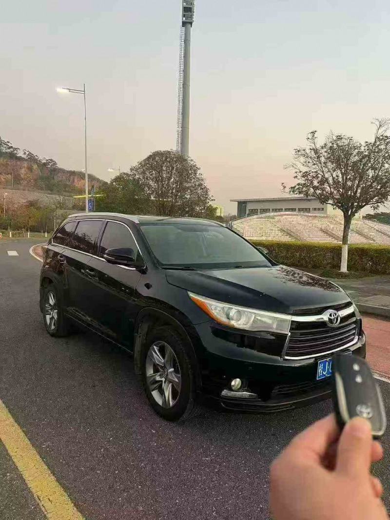 北海17年丰田汉兰达3