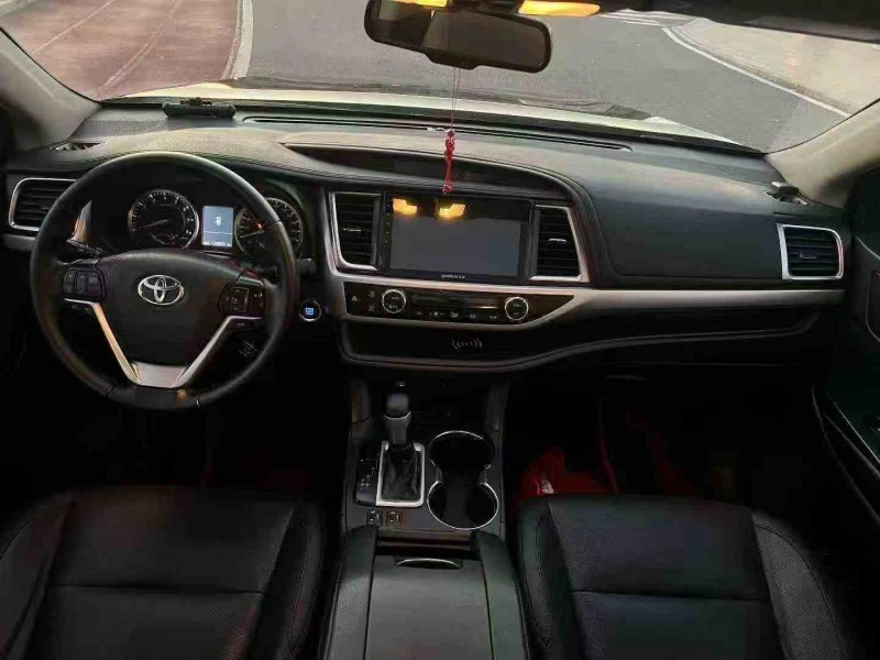 北海17年丰田汉兰达4