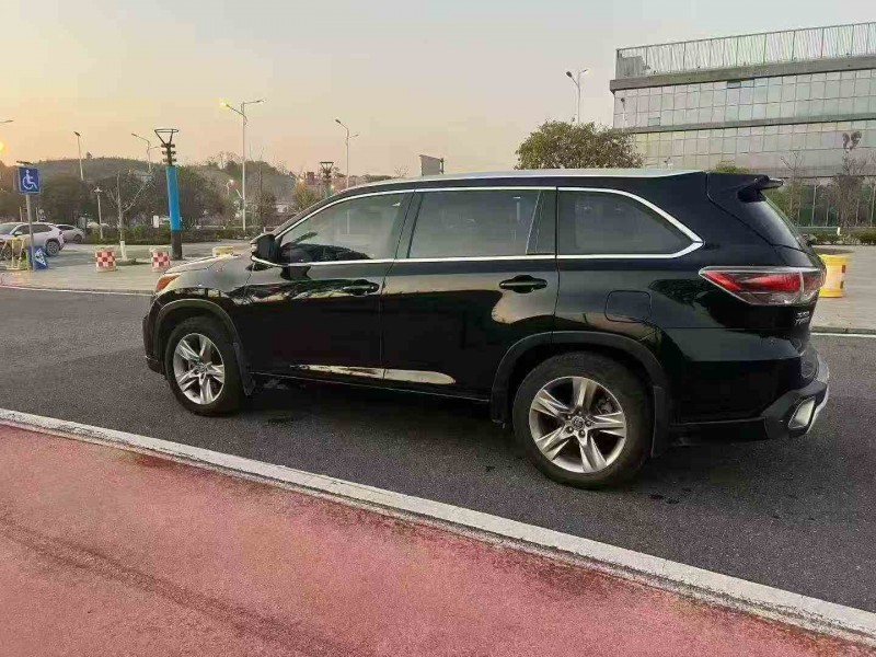 北海17年丰田汉兰达8