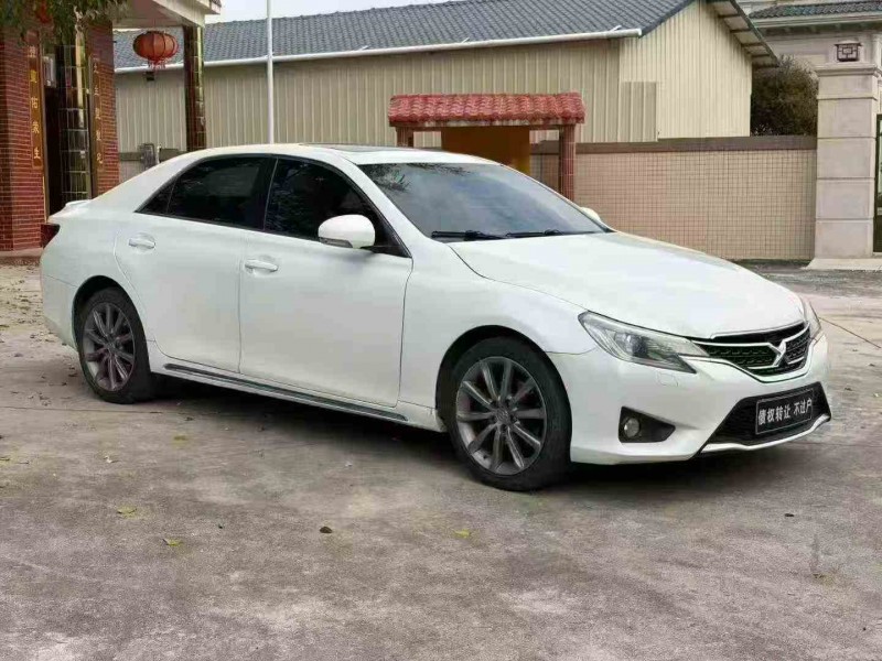 深圳14年丰田锐志2