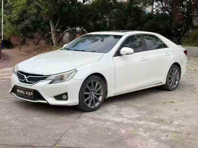 深圳14年丰田锐志3