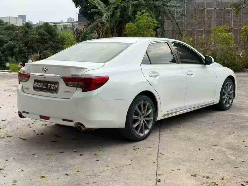 深圳14年丰田锐志7