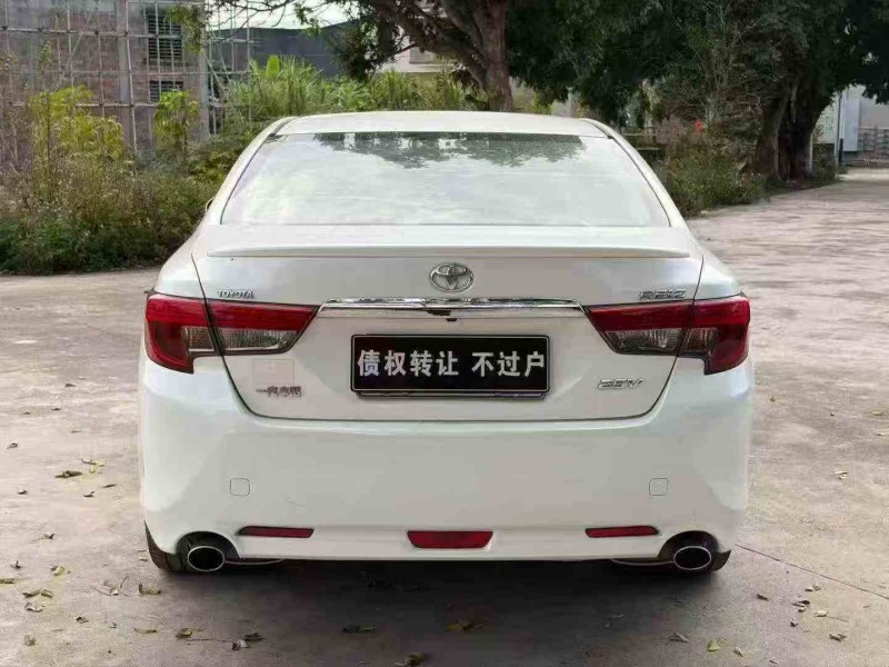深圳14年丰田锐志9