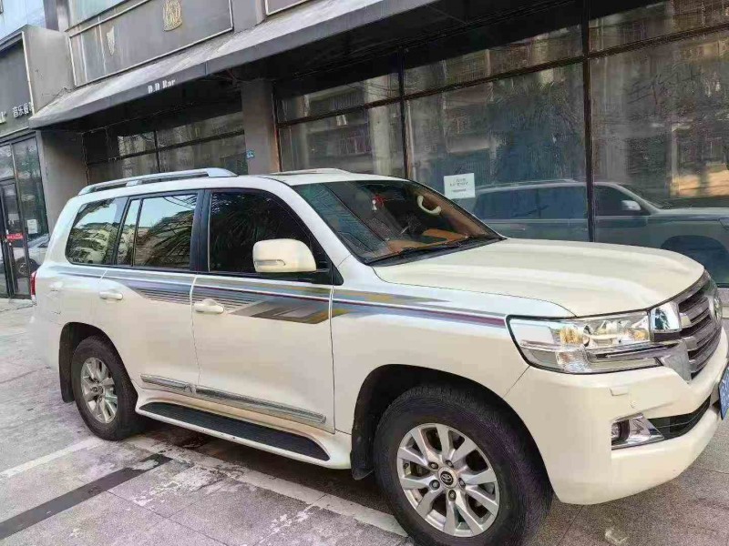 孝感18年丰田兰德酷路泽2