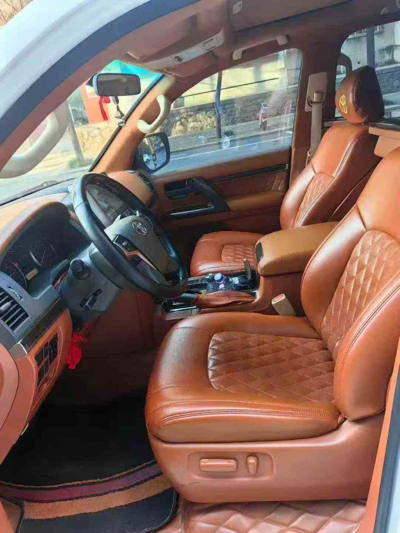 孝感18年丰田兰德酷路泽4