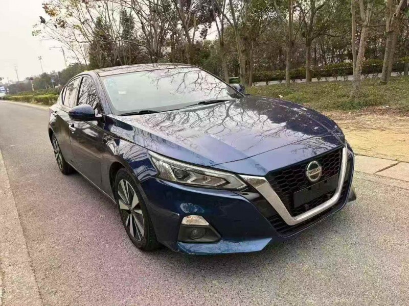 杭州19年日产天籁2