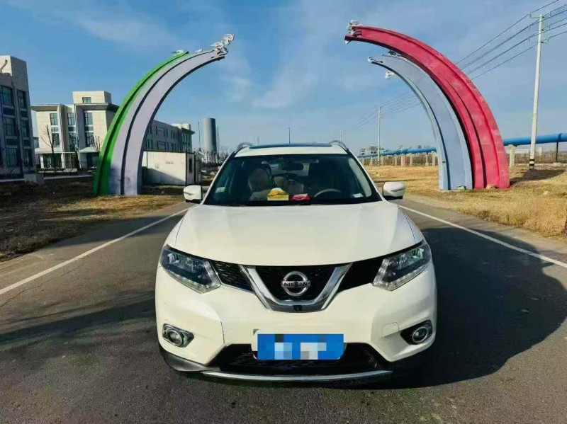 枣庄15年日产奇骏1