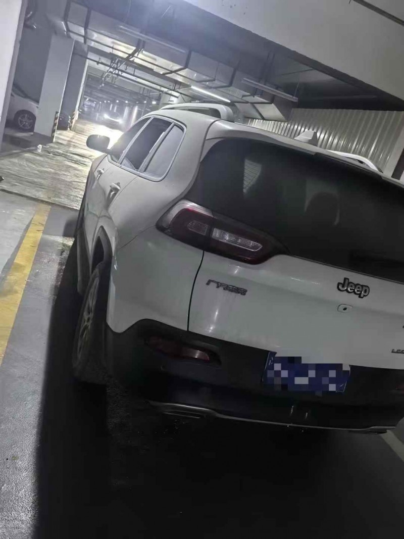 厦门18年Jeep自由光7