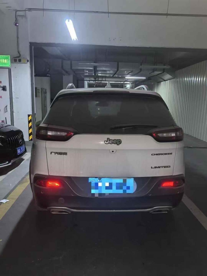 厦门18年Jeep自由光8