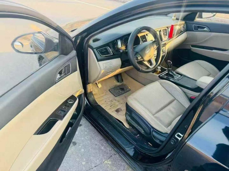 潍坊15年现代名图3