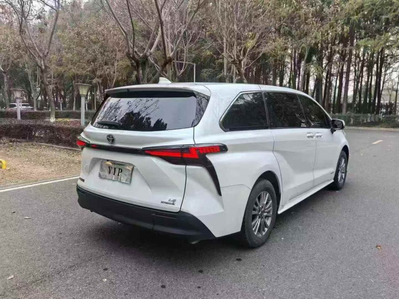 南通22年丰田塞纳7