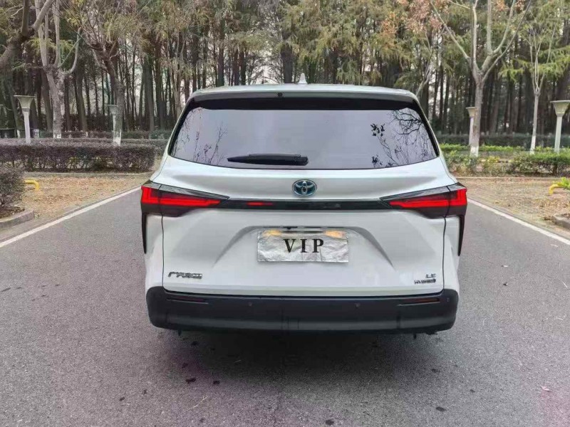 南通22年丰田塞纳9