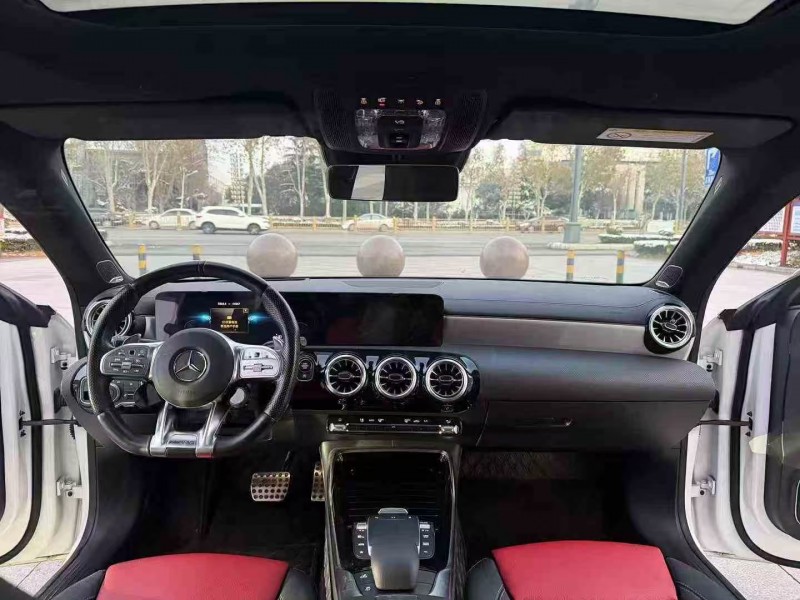 枣庄23年奔驰CLA9