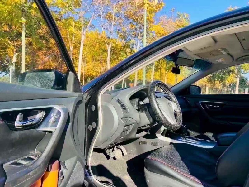 枣庄17年日产天籁4