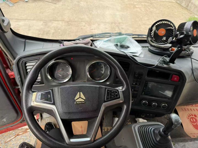 徐州23年卡车系列重汽豪沃5