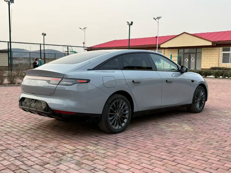 枣庄25年零跑汽车C018