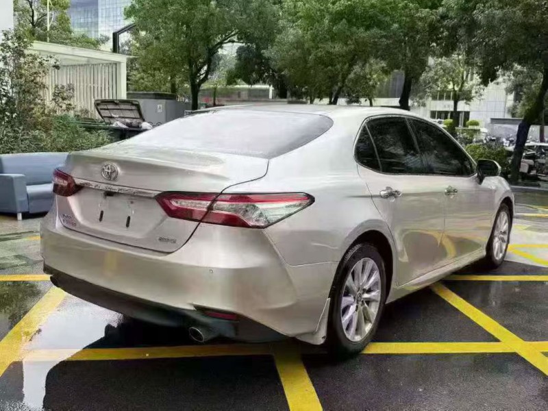 深圳19年丰田凯美瑞7