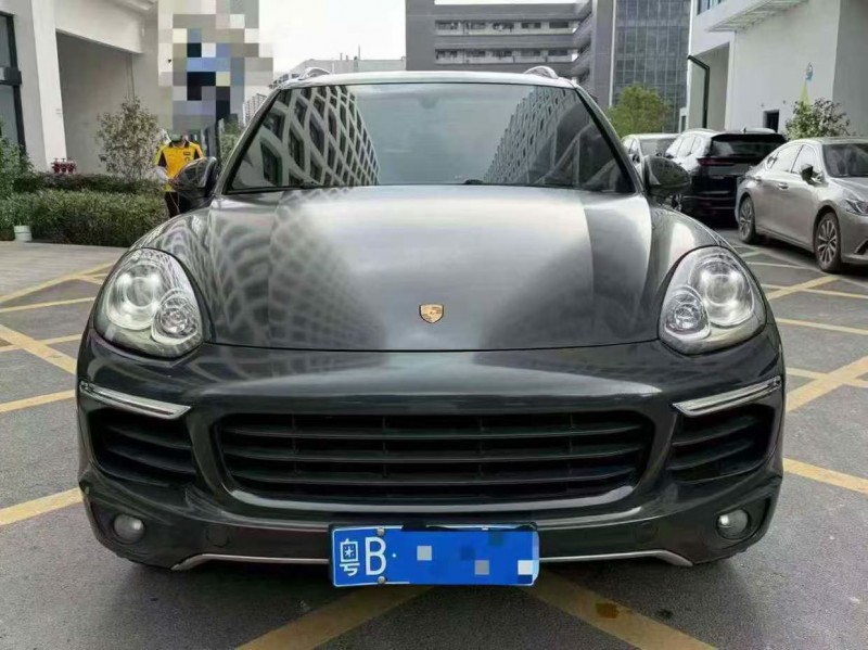 深圳17年保时捷卡宴1