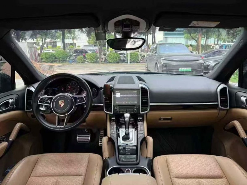 深圳17年保时捷卡宴9