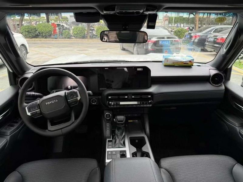 深圳25年丰田普拉多5