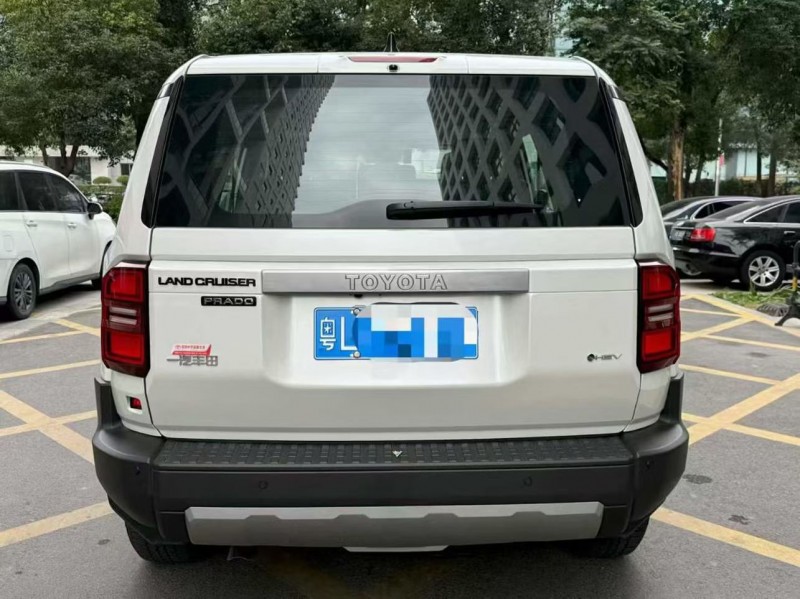 深圳25年丰田普拉多8