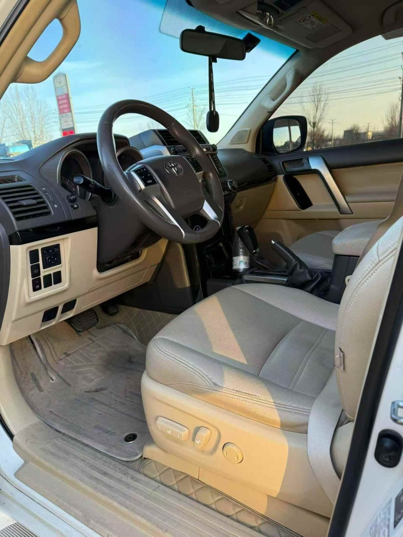 邢台14年丰田普拉多4